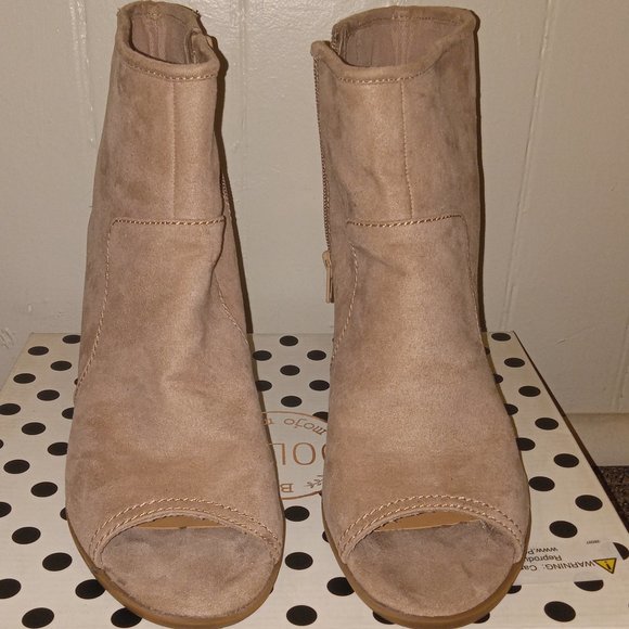 Faux suede Taupe open toe booties - Picture 4 of 5